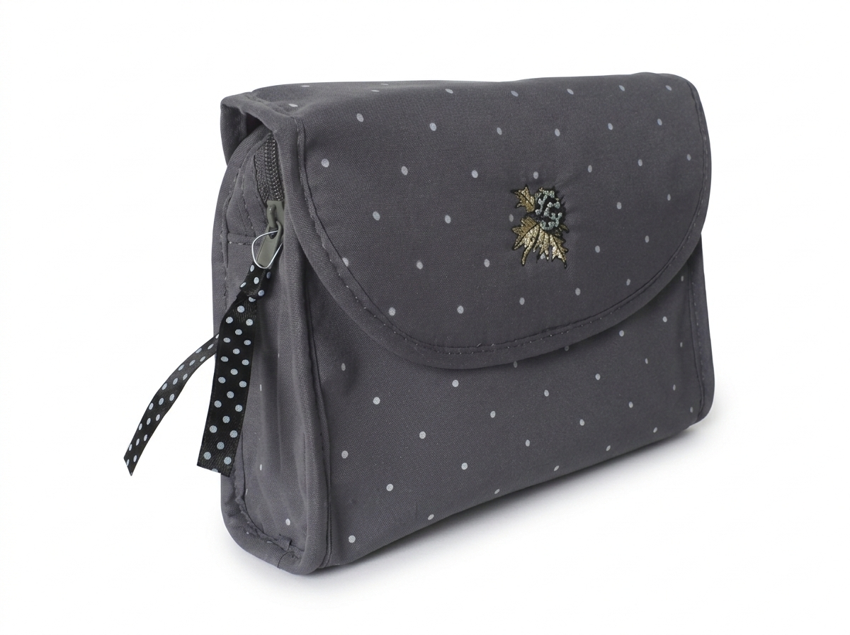 trousse cosmétique en coton gris avec logo brodé et fermeture aimantée